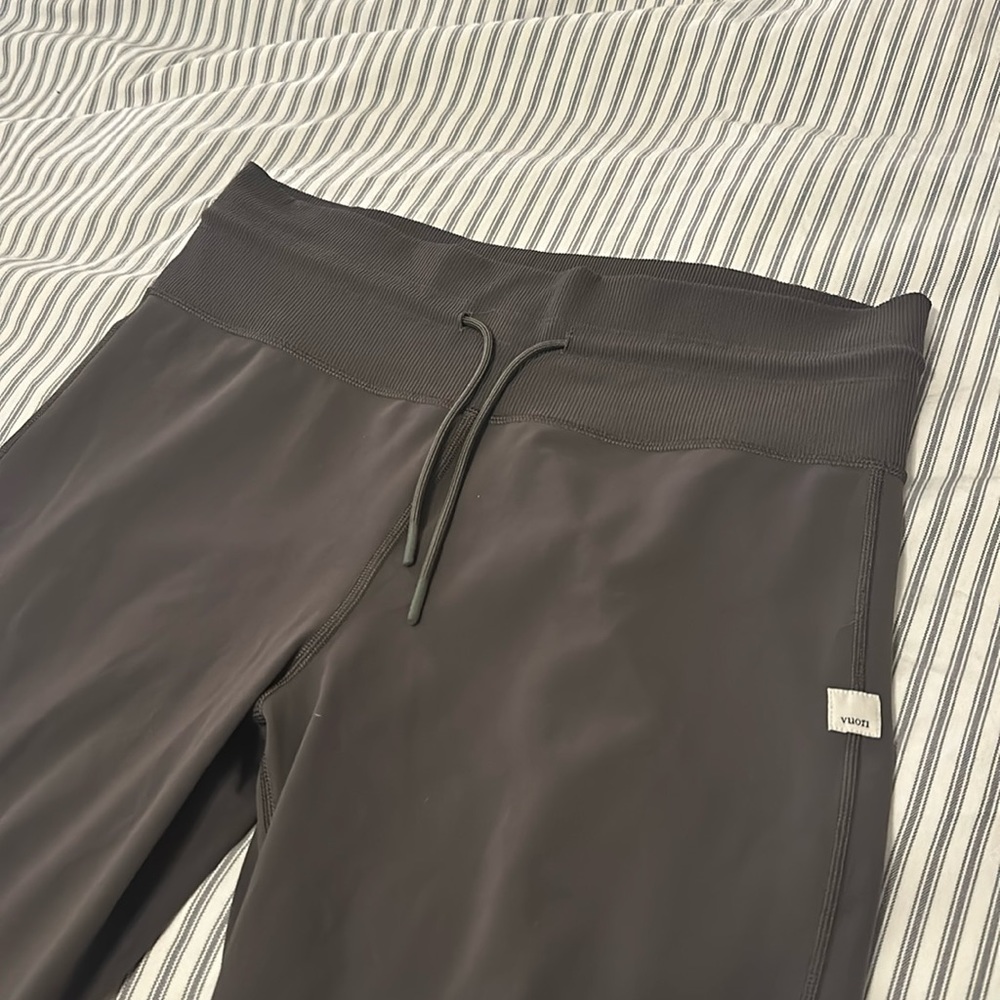 Vuori Daily Jogger Army Green L